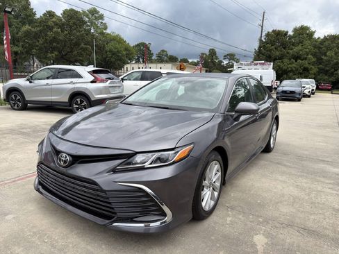 Used 2024 Toyota Camry LE FWD image 14