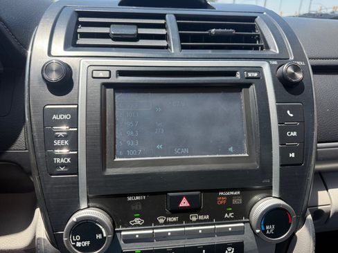 Used 2012 Toyota Camry LE FWD image 21