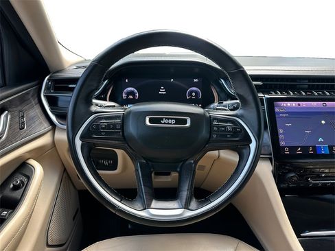 Used 2022 Jeep Grand Cherokee L Limited image 13