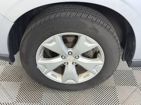 Used 2016 Subaru Forester 2.5i Limited AWD/4WD image 8