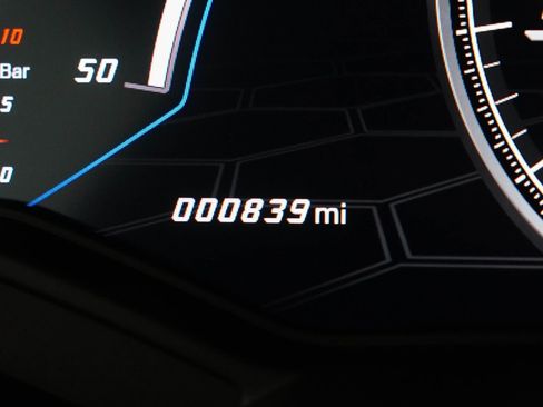 Used 2021 Lamborghini Huracan EVO image 23