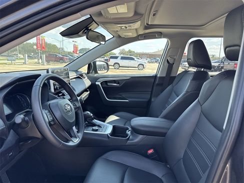 Used 2025 Toyota RAV4 XLE Premium image 13