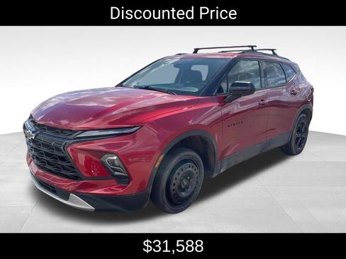 Certified 2024 Chevrolet Blazer LT w/ Convenience Package image 3