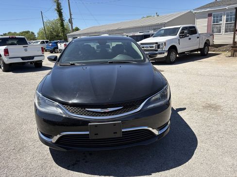 Used 2016 Chrysler 200 Limited w/ Anniversary Edition FWD image 4