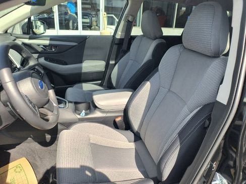 Used 2025 Subaru Outback Premium AWD/4WD image 32