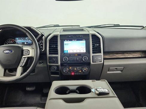 Used 2018 Ford F150 Lariat image 28