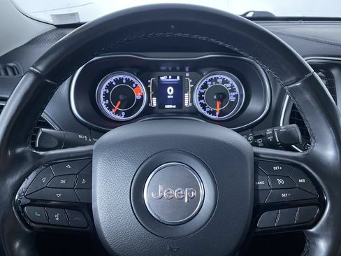 Used 2020 Jeep Cherokee Latitude Plus AWD/4WD image 3