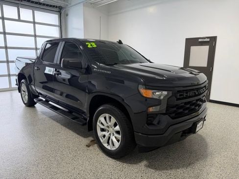 Used 2023 Chevrolet Silverado 1500 Custom AWD/4WD image 2