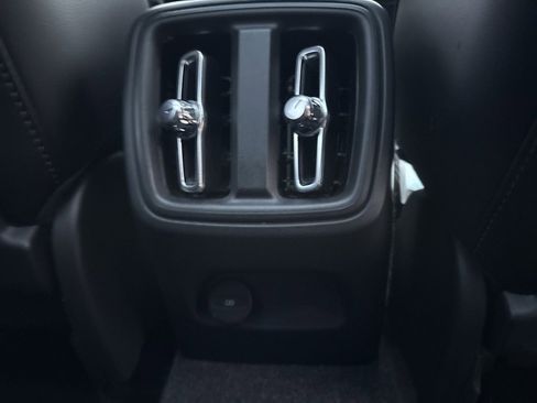 Certified 2025 Volvo XC40 B5 Plus image 47