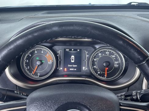 Used 2016 Jeep Cherokee Latitude w/ Cold Weather Group image 18