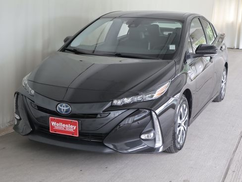 Used 2021 Toyota Prius Prime Limited FWD image 24