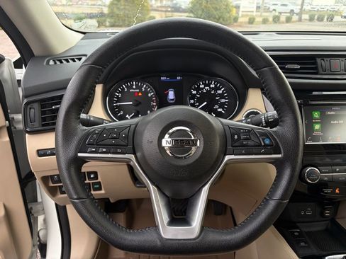 Used 2019 Nissan Rogue SL w/ Premium Package image 15