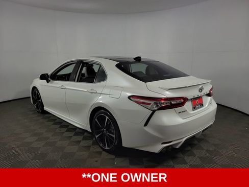 Used 2020 Toyota Camry XSE image 6