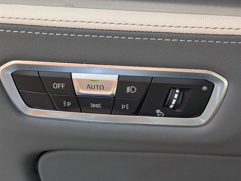 Used 2023 BMW X7 M60i image 26