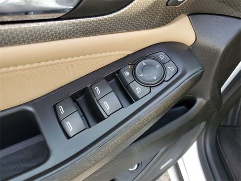 Used 2022 Chevrolet Traverse Premier image 20