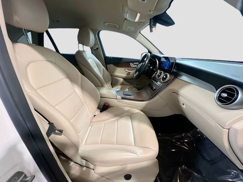 Used 2021 Mercedes-Benz GLC 300 image 19
