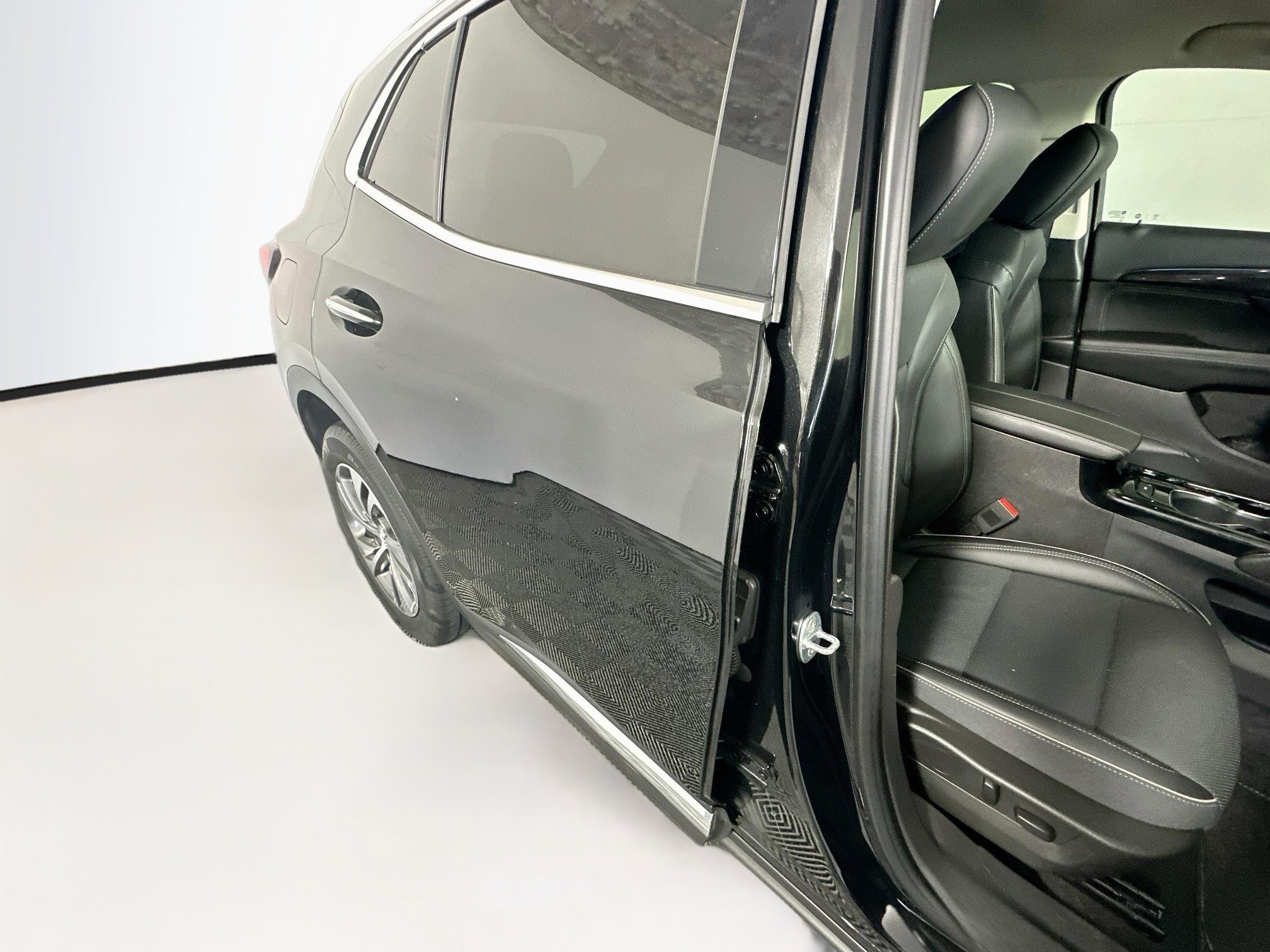 Used 2023 Buick Envision Essence AWD/4WD image 28