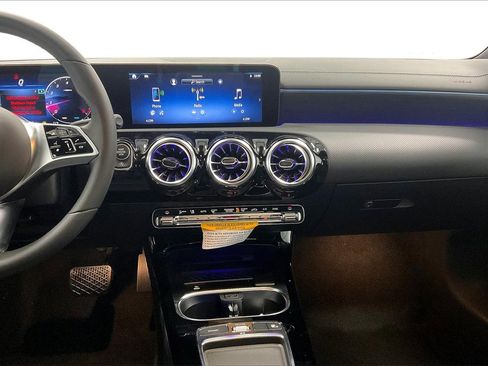 New 2025 Mercedes-Benz CLA 250 image 6
