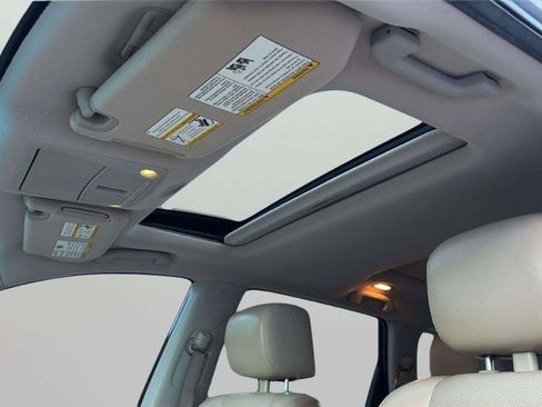 Used 2015 Nissan Pathfinder Platinum w/ Family Entertainment Package FWD image 19