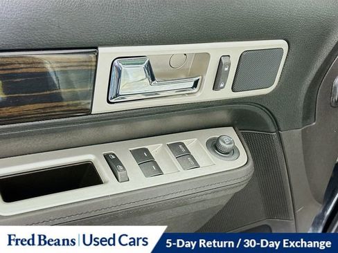 Used 2010 Lincoln MKX AWD image 18