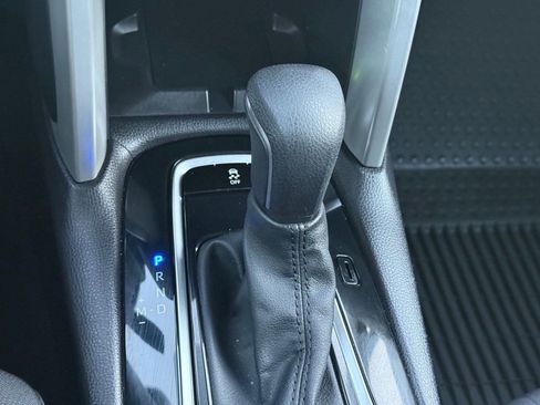 Certified 2024 Toyota Corolla Cross LE w/ Moonroof Package image 17