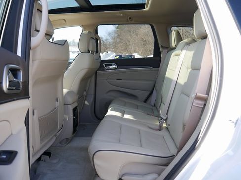 Used 2016 Jeep Grand Cherokee Overland w/ Advanced Technology Group image 14