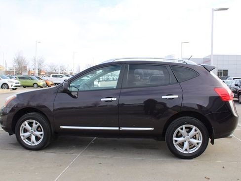 Used 2011 Nissan Rogue SV image 4