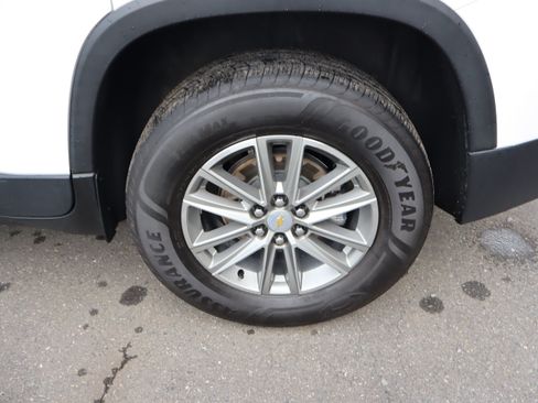 Used 2023 Chevrolet Traverse LT AWD/4WD image 42