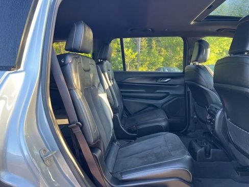 Used 2023 Jeep Grand Cherokee L Laredo AWD/4WD image 14