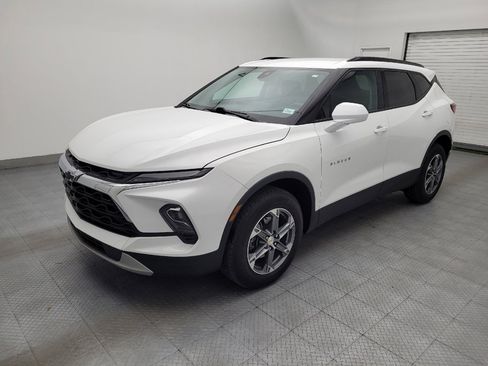 Used 2024 Chevrolet Blazer LT w/ Convenience Package FWD image 2