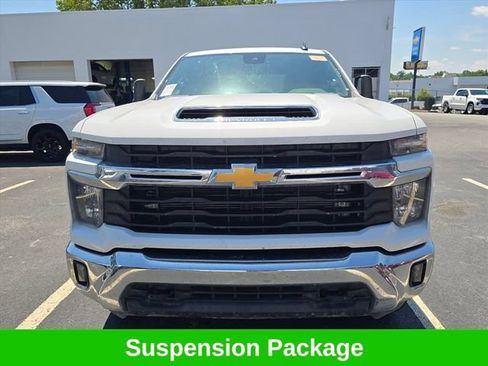 Used 2024 Chevrolet Silverado 2500 LT AWD/4WD image 12