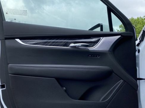 Certified 2025 Cadillac XT6 Premium Luxury FWD image 16