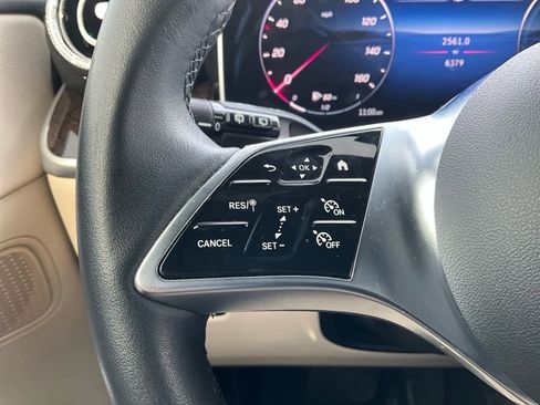 Used 2025 Mercedes-Benz GLC 350e 4MATIC image 20