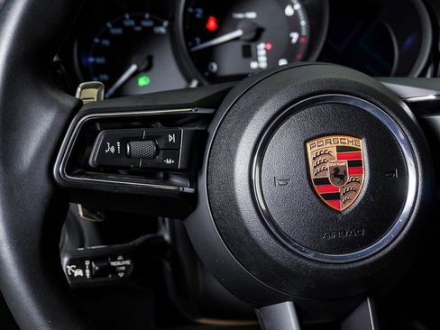 Certified 2025 Porsche Macan image 20