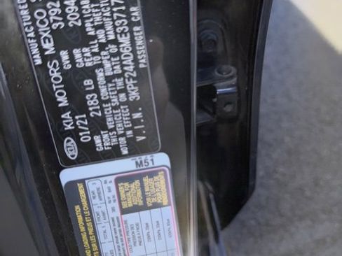 Used 2021 Kia Forte LXS image 7