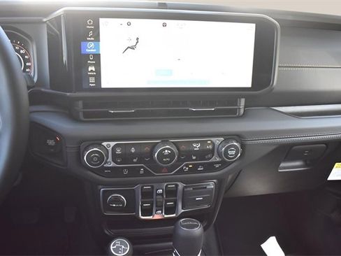 New 2025 Jeep Gladiator High Tide image 17