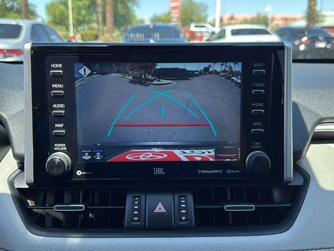 Used 2019 Toyota RAV4 Limited image 14