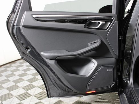 Certified 2026 Porsche Macan AWD/4WD image 32