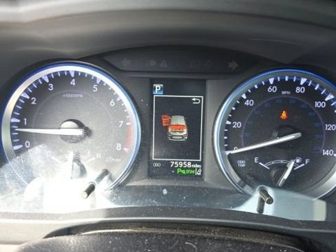 Used 2019 Toyota Highlander Limited FWD image 14
