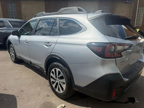Used 2022 Subaru Outback Premium AWD/4WD image 7