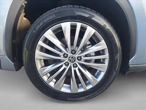 Certified 2022 Toyota Highlander Platinum image 21