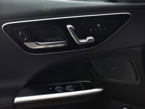 Certified 2025 Mercedes-Benz C 300 4MATIC Sedan image 12