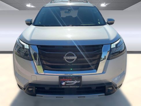 New 2025 Nissan Pathfinder SL image 6