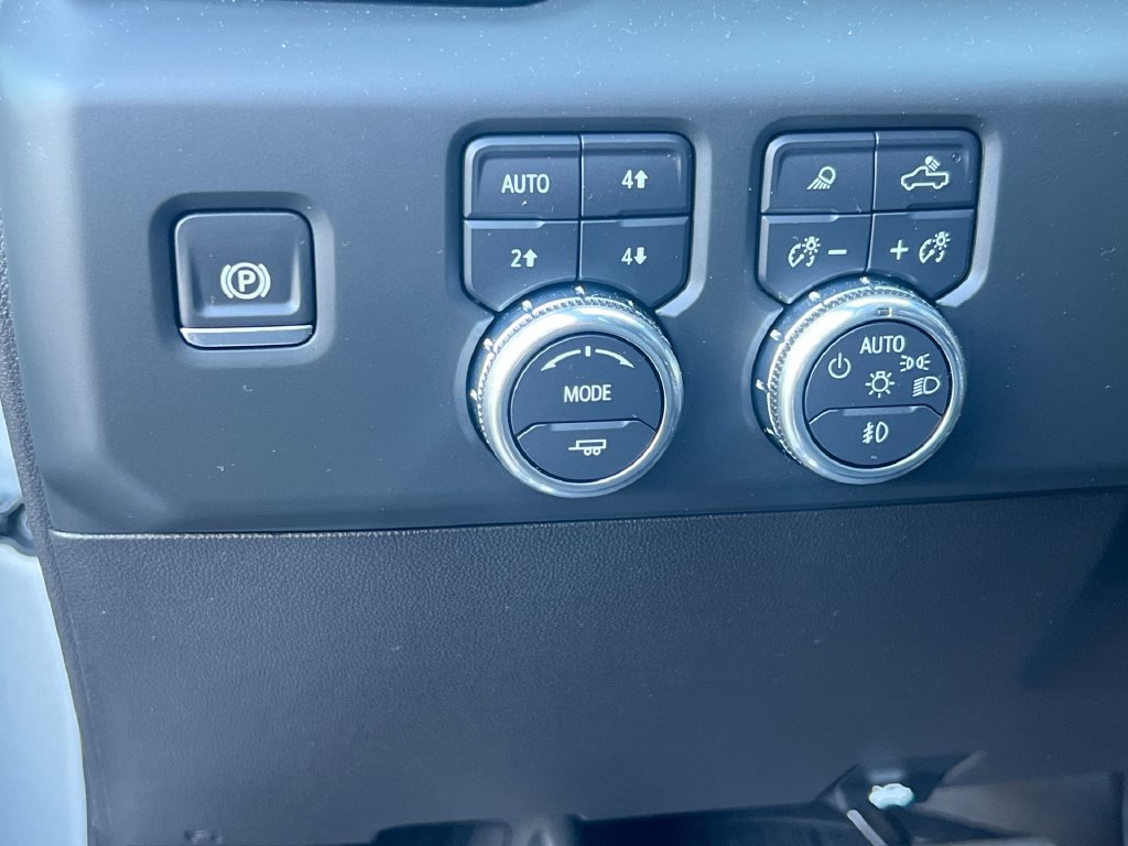 Used 2024 GMC Sierra 1500 Denali AWD/4WD image 34