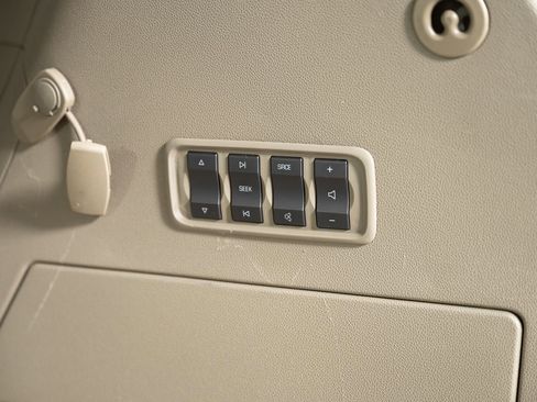 Used 2015 GMC Acadia Denali image 25