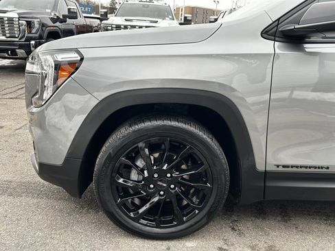 Used 2023 GMC Terrain SLE w/ Driver Convenience Package image 7