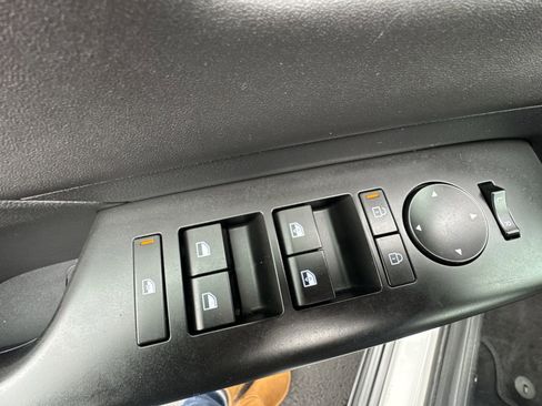 Used 2024 Hyundai Kona Limited image 13