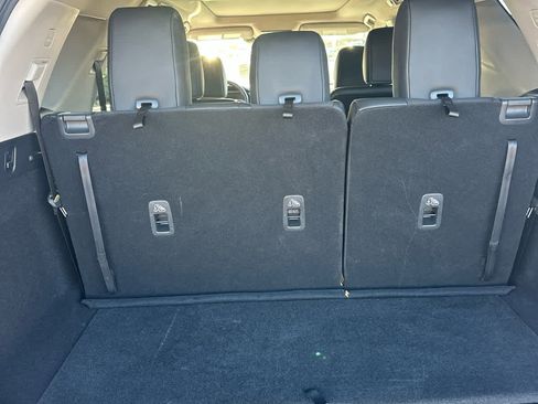 Used 2025 Nissan Pathfinder SL w/ SL Premium Package image 9