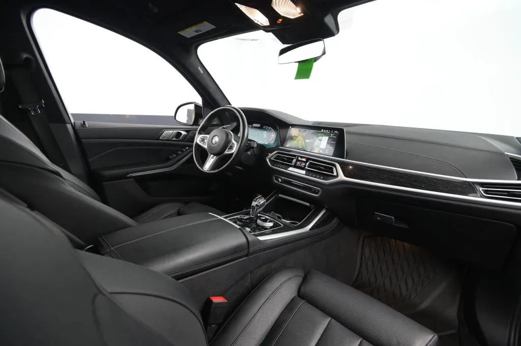 Used 2021 BMW X7 xDrive40i w/ M Sport Package AWD/4WD image 54