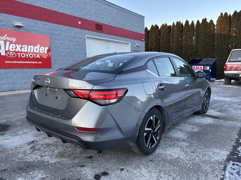 Used 2024 Nissan Sentra SV image 3